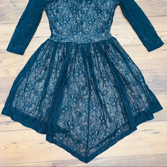 Lovers + Friends | Senorita Mini Lace Dress - Picture 5 of 13